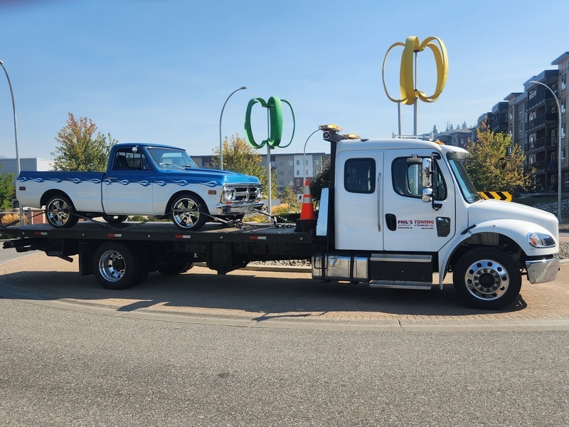 Why Choose a Flatbed Tow Truck for Your Vehicle?, 